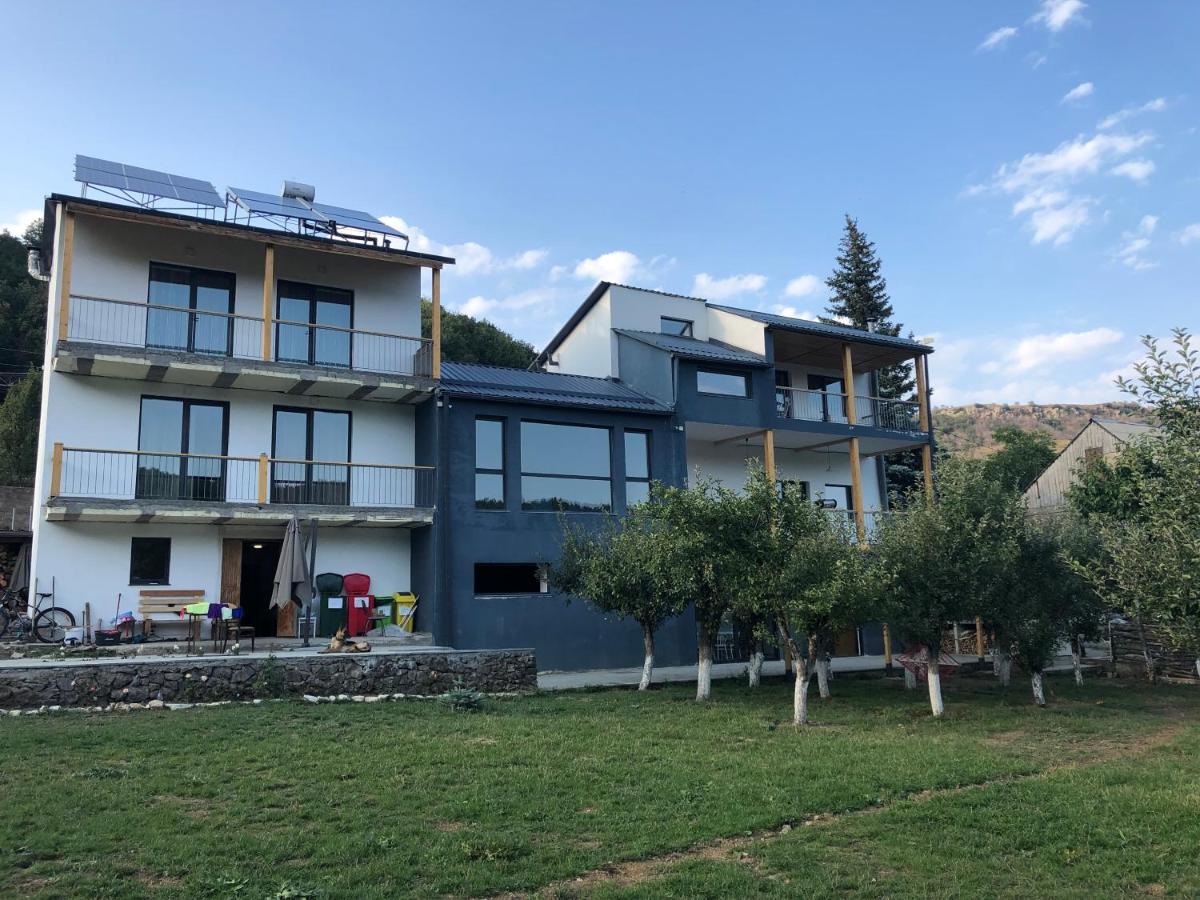 Hrazdan Vardeni Guesthouse מראה חיצוני תמונה